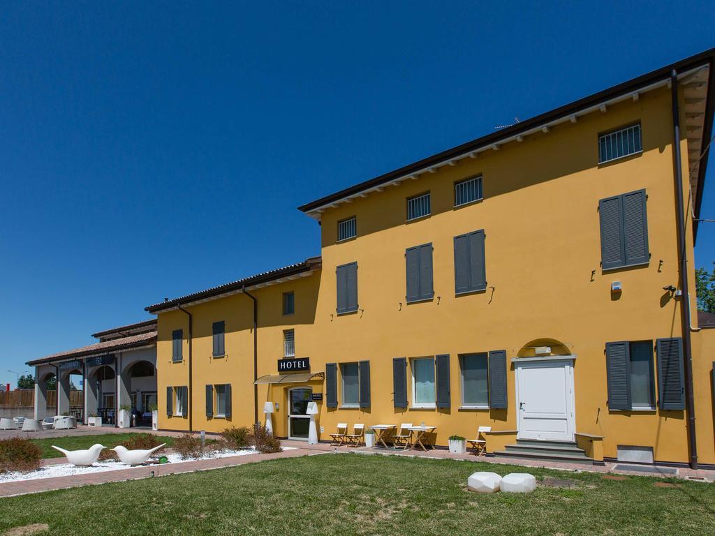 Hotel Forlanini 52 ปาร์มา ภายนอก รูปภาพ