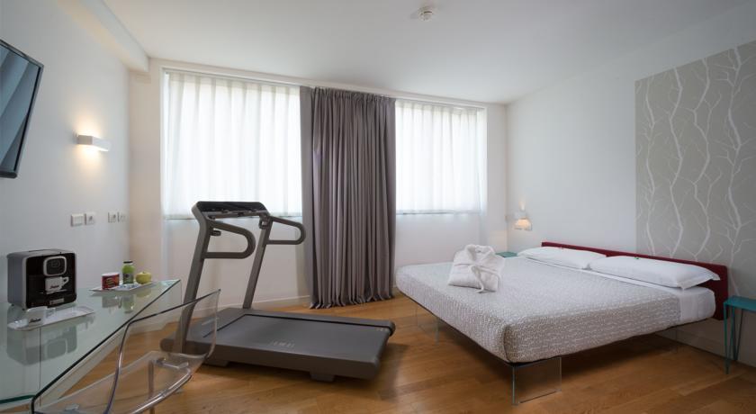 Hotel Forlanini 52 ปาร์มา ภายนอก รูปภาพ