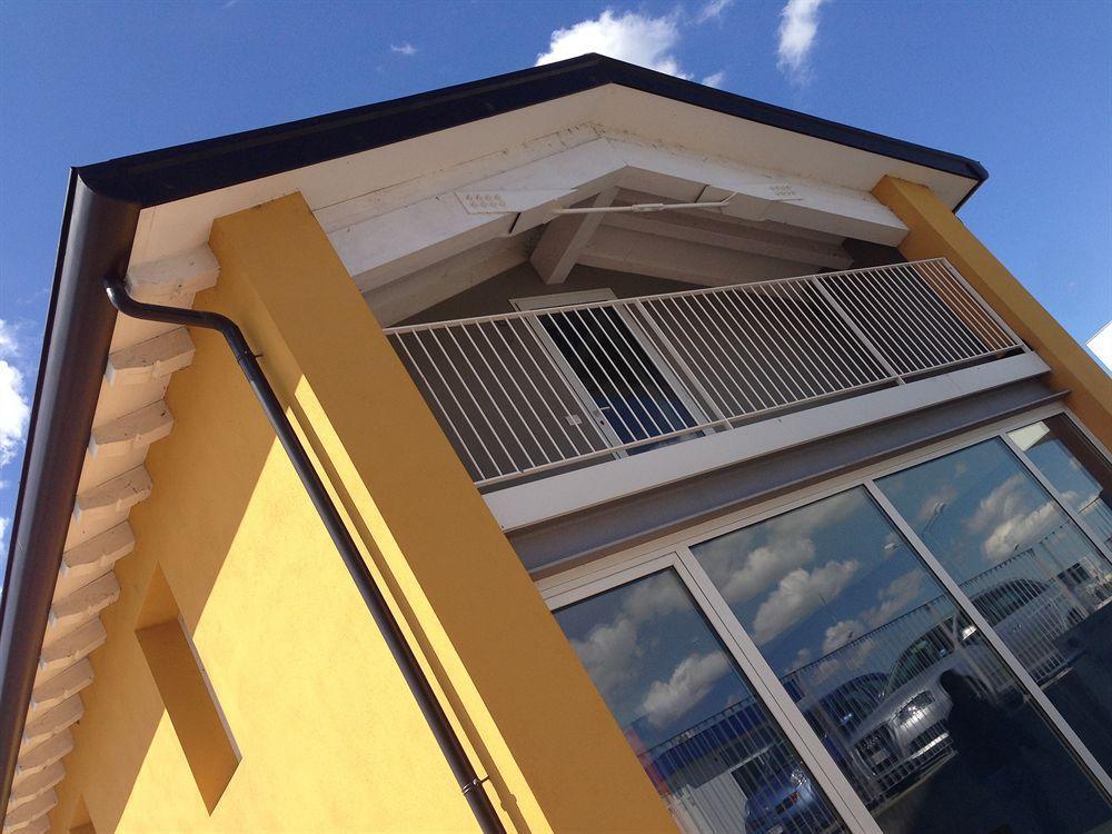 Hotel Forlanini 52 ปาร์มา ภายนอก รูปภาพ