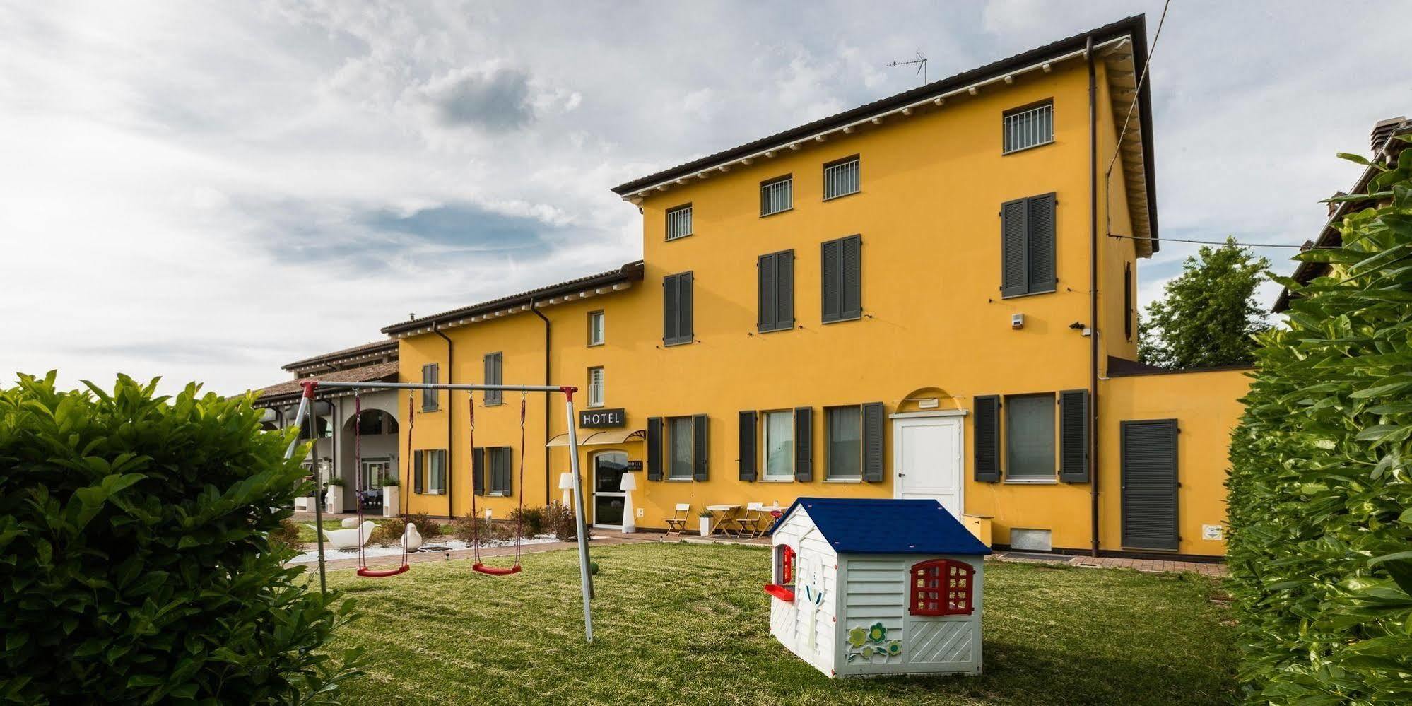 Hotel Forlanini 52 ปาร์มา ภายนอก รูปภาพ