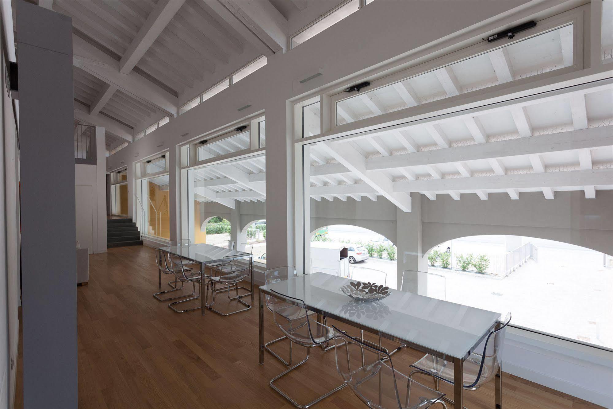 Hotel Forlanini 52 ปาร์มา ภายนอก รูปภาพ