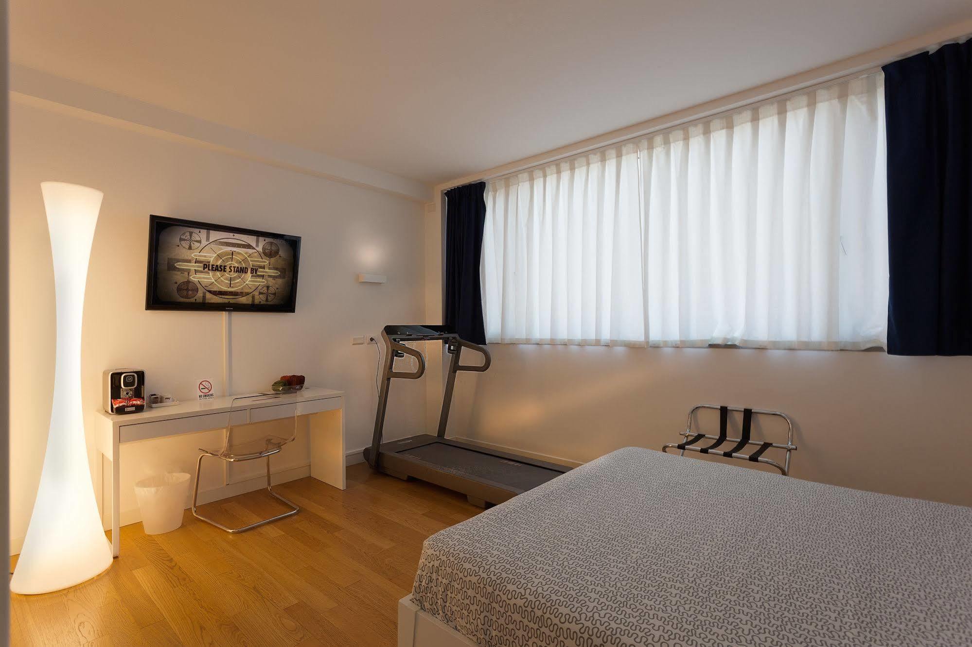 Hotel Forlanini 52 ปาร์มา ภายนอก รูปภาพ