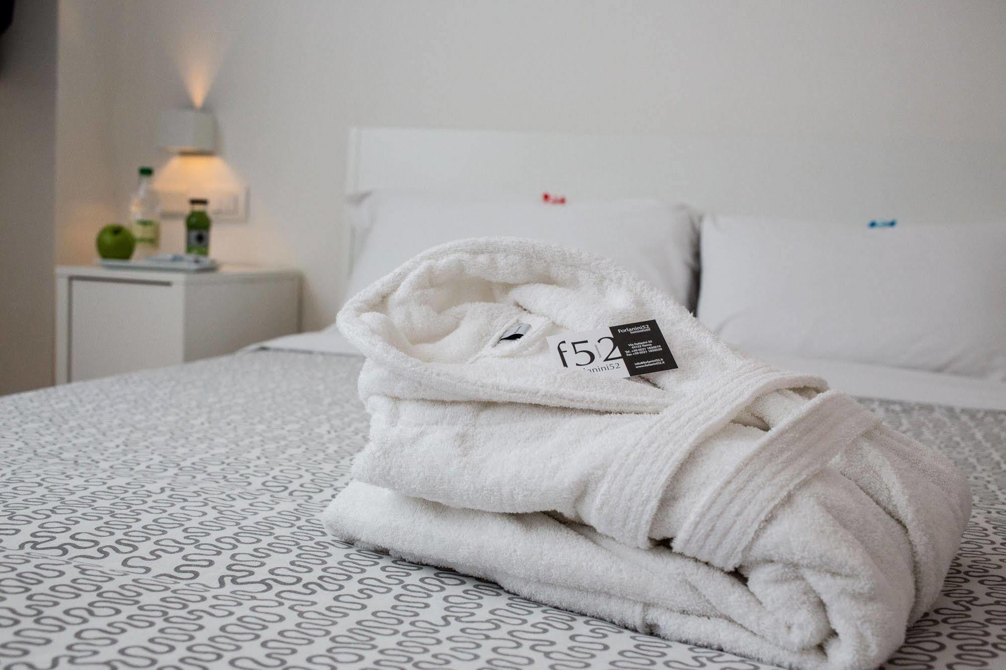 Hotel Forlanini 52 ปาร์มา ภายนอก รูปภาพ